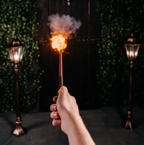 ¡Edición limitada! Varita mágica lanza bolas de fuego 🔥 – Solo para verdaderos fans de Harry Potter.